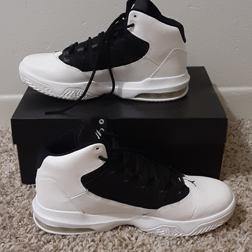 Shoes - Picture 4 of 4